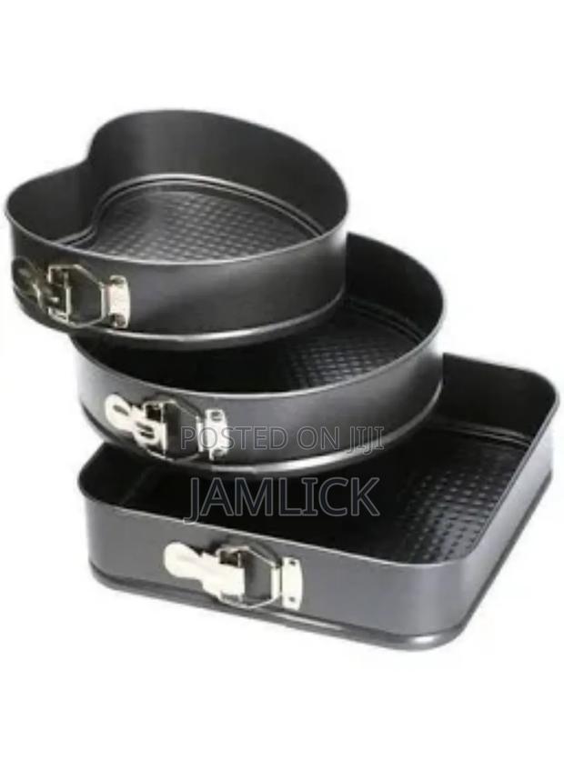 3-Piece Assorted Shape Baking Tin Set –Jf - main view