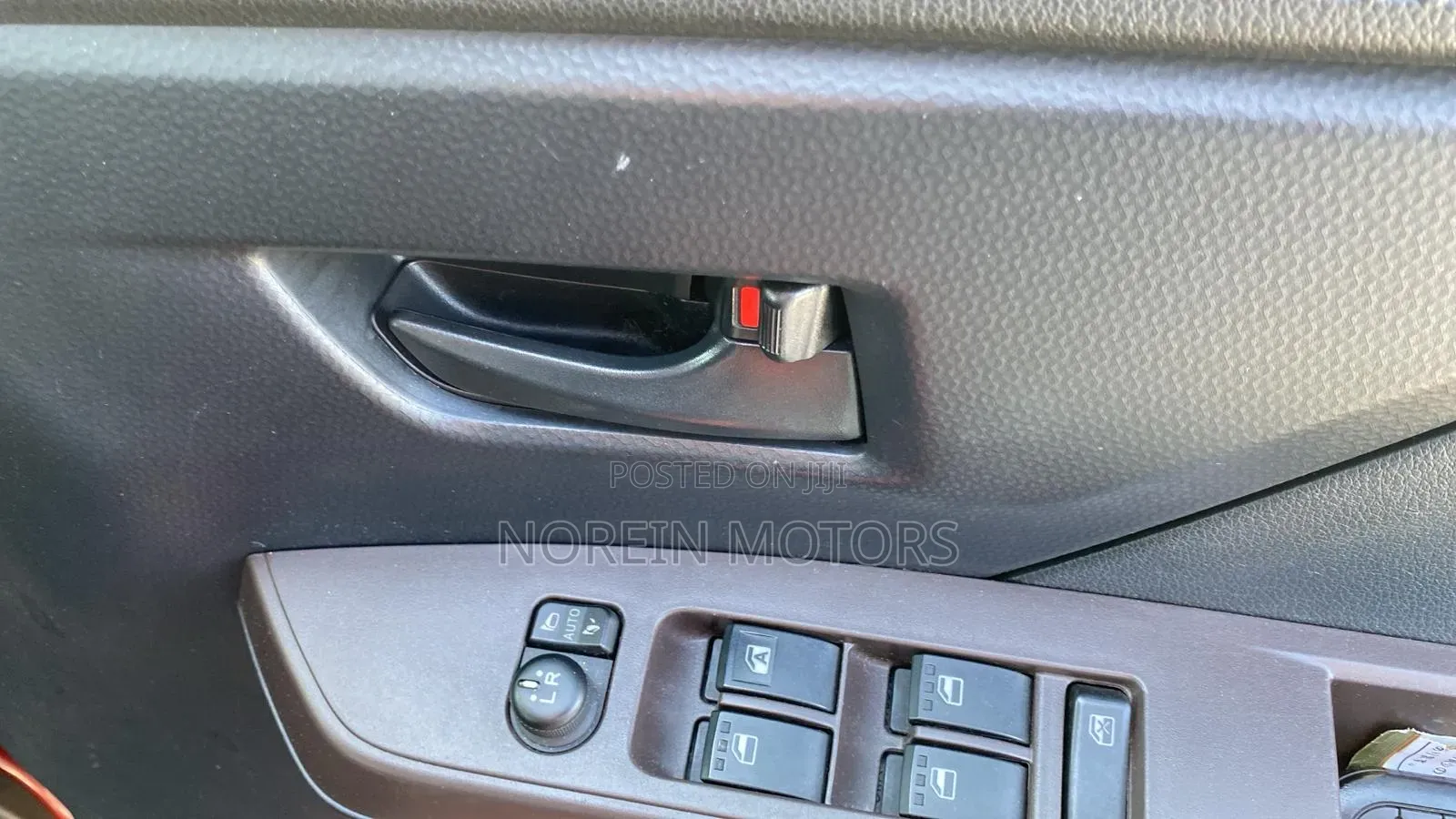 Toyota Roomy 2019 Red