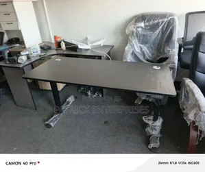 Imported Modern Motorists Electric Adjustable Desk 1.4 MTRS Black