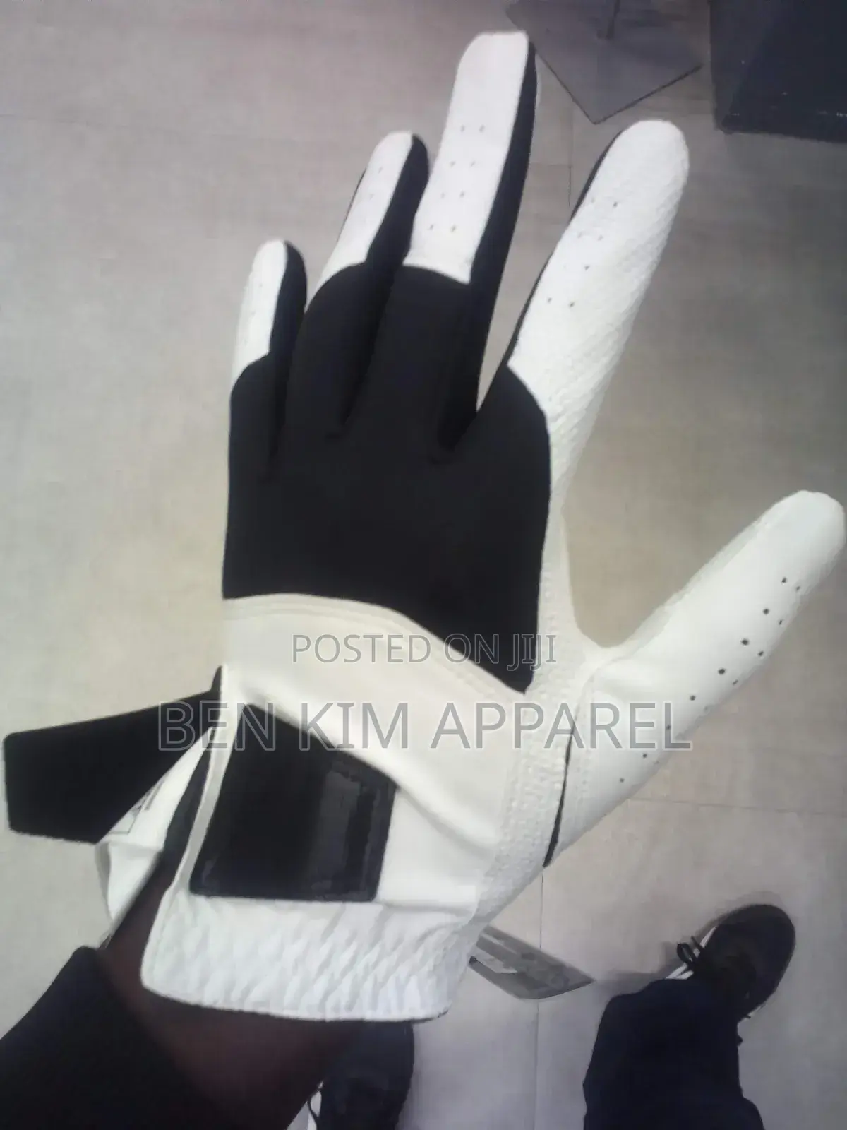 Golf Gloves Pair White With Black Breathable.
