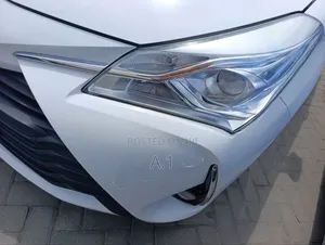 Toyota Vitz 1.5 FWD Hybrid 5dr 2019 White