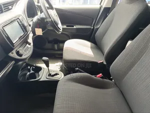 Toyota Vitz 1.5 FWD Hybrid 5dr 2019 White