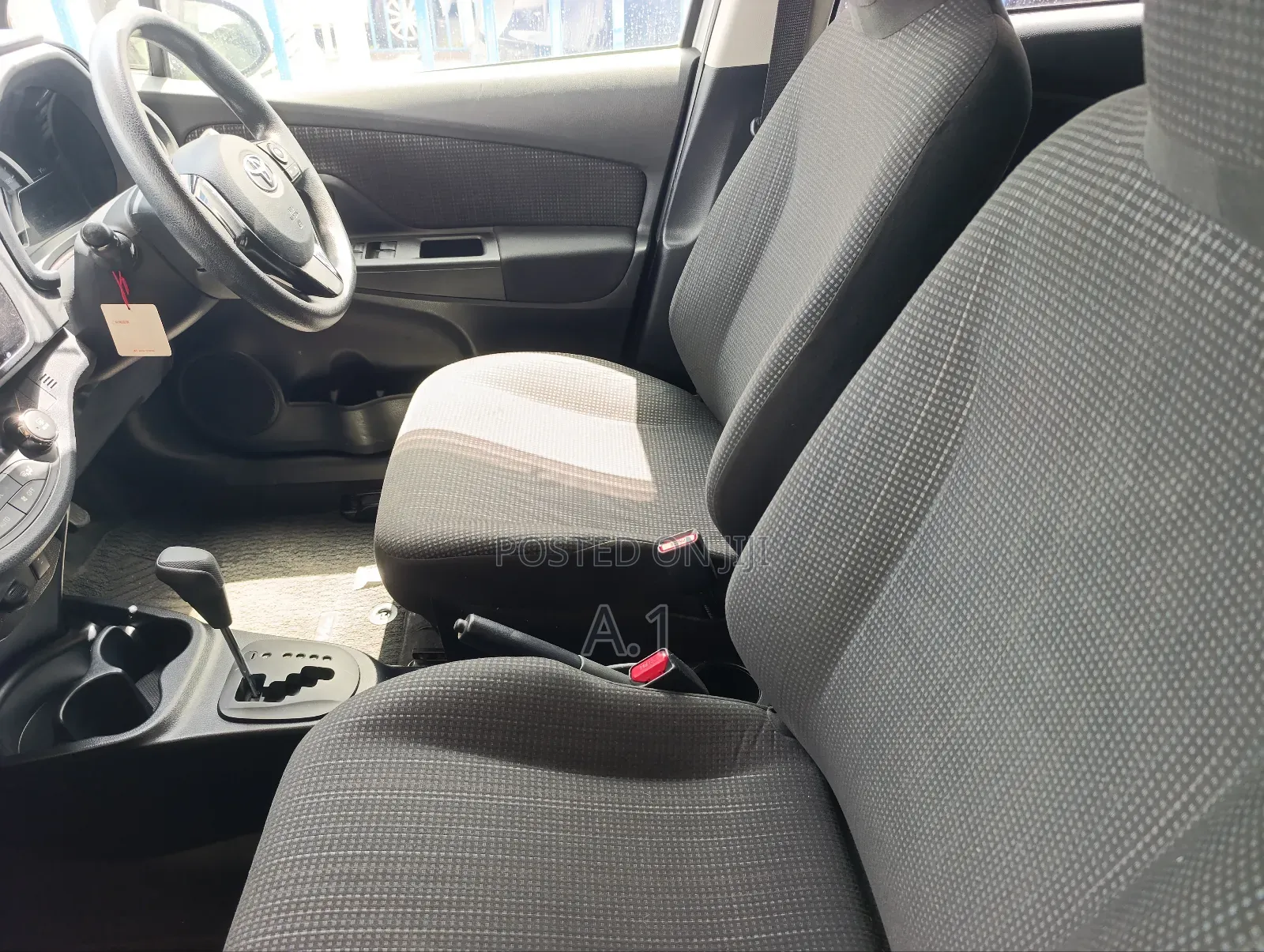 Toyota Vitz 1.5 FWD Hybrid 5dr 2019 White
