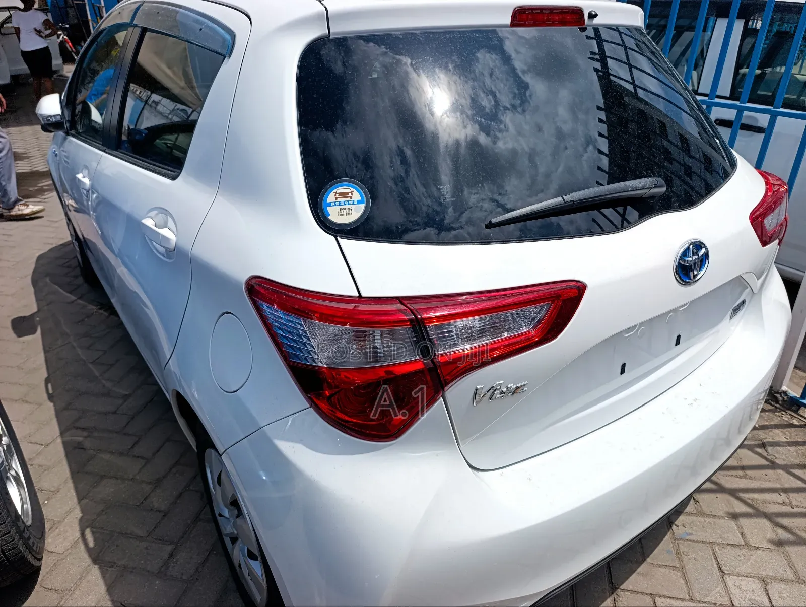 Toyota Vitz 1.5 FWD Hybrid 5dr 2019 White