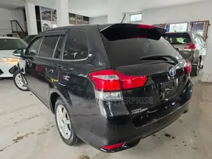 Toyota Corolla Fielder 1.5 Hybrid FWD 2018 Black