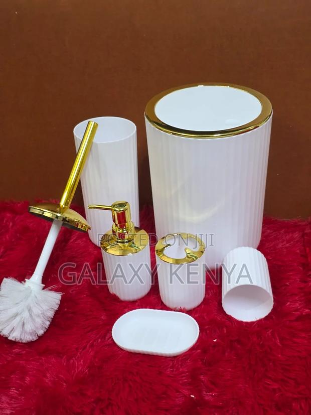 6 in Luxury Bathroom Accessories Set (Round) - thumbnail 2