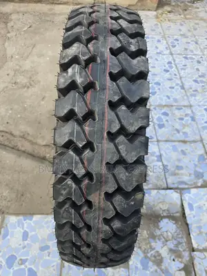 825 R16 Jk Tyres (Commercial) Diff.