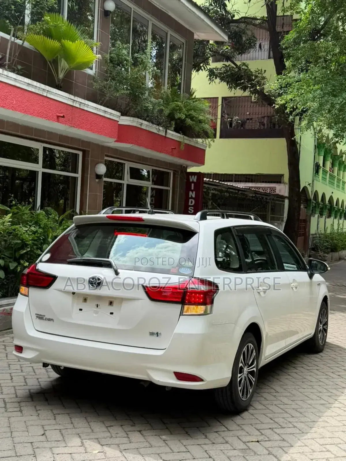 Toyota Corolla Fielder 1.5 Hybrid FWD 2018 Pearl