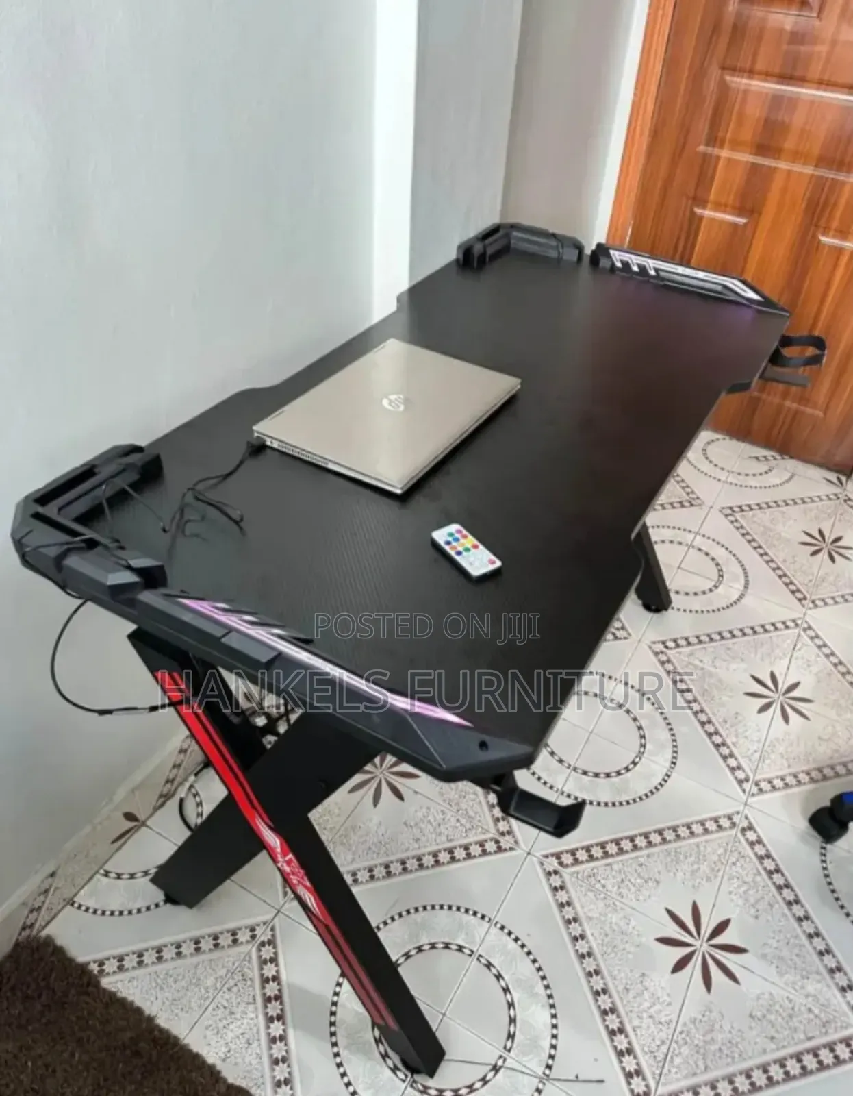 Modern Gaming Computer Desk With Led Lights – Gamer Edition