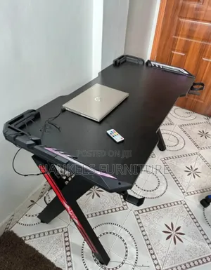 Modern Gaming Computer Desk With Led Lights – Gamer Edition