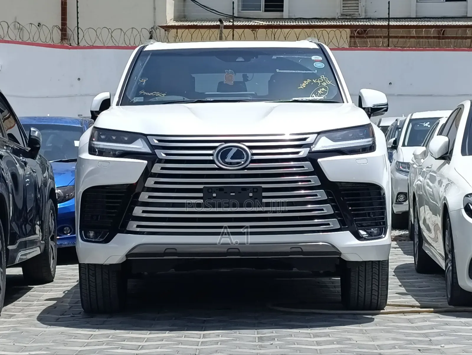 Lexus LX 600 2022 White