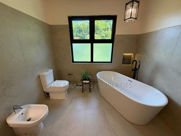 5bdrm Maisonette in Old Runda Plus Dsq for sale - thumbnail 3