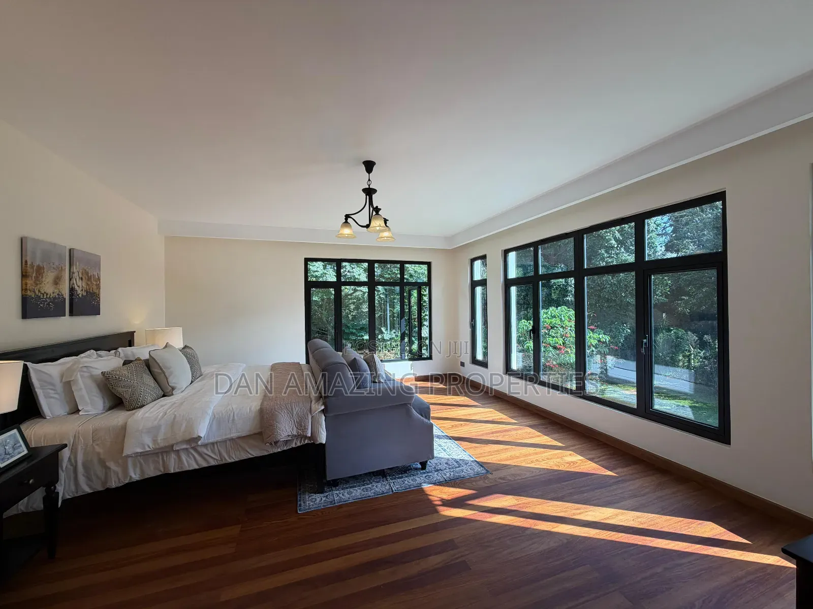 5bdrm Maisonette in Old Runda Plus Dsq for sale