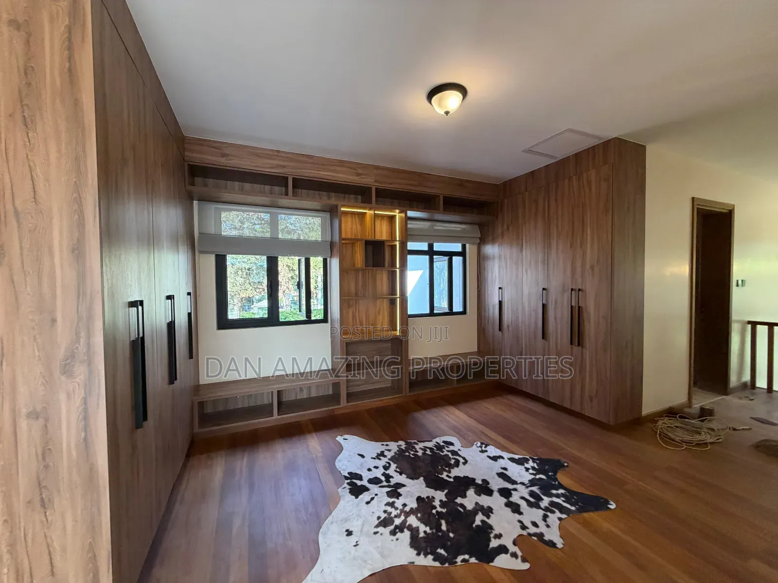 5bdrm Maisonette in Old Runda Plus Dsq for sale