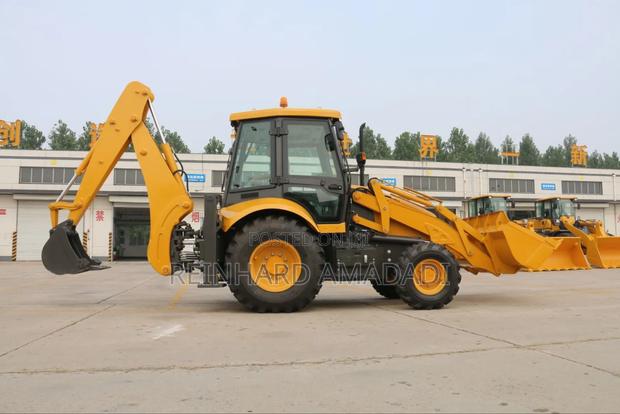 SDLG Backhoe- B877f - thumbnail 4
