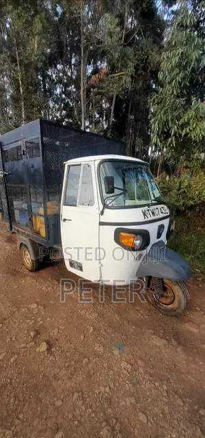 Piaggio 2023 White