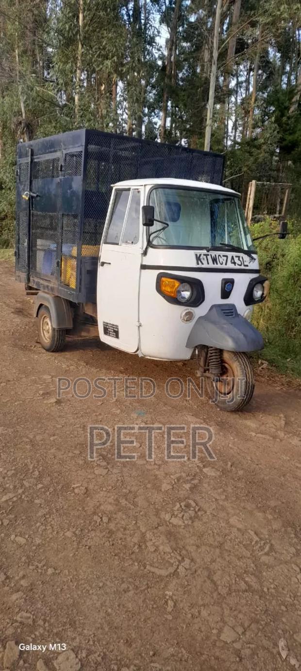 Piaggio 2023 White - thumbnail 3