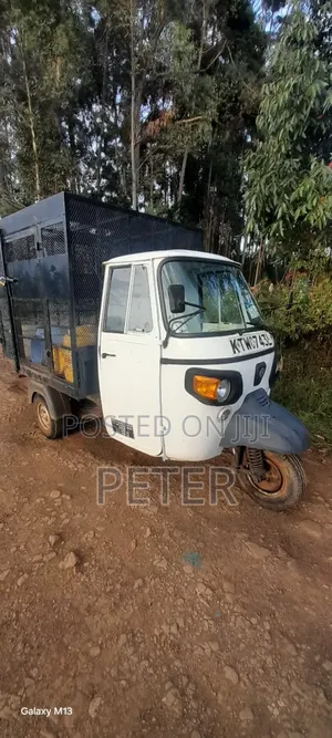Piaggio 2023 White