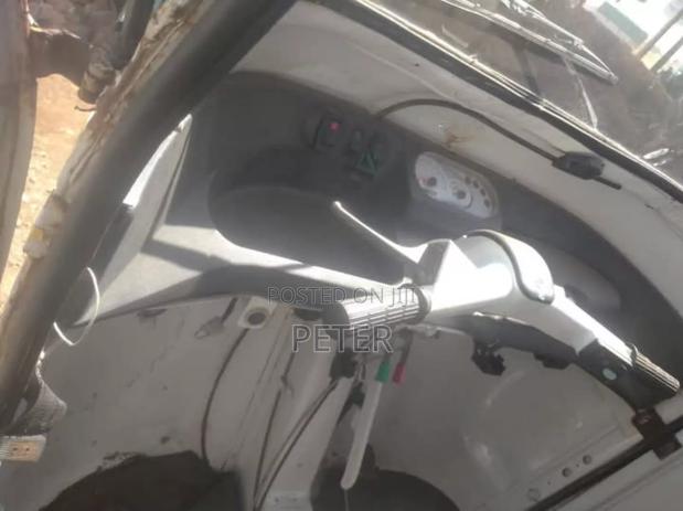 Piaggio 2023 White - thumbnail 9