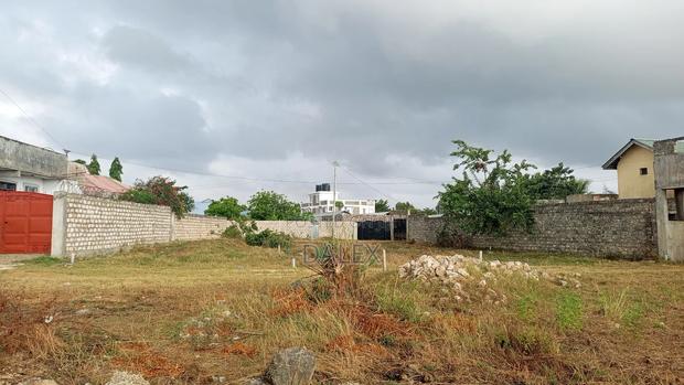 50by100 for Sale Umoja Village - main view