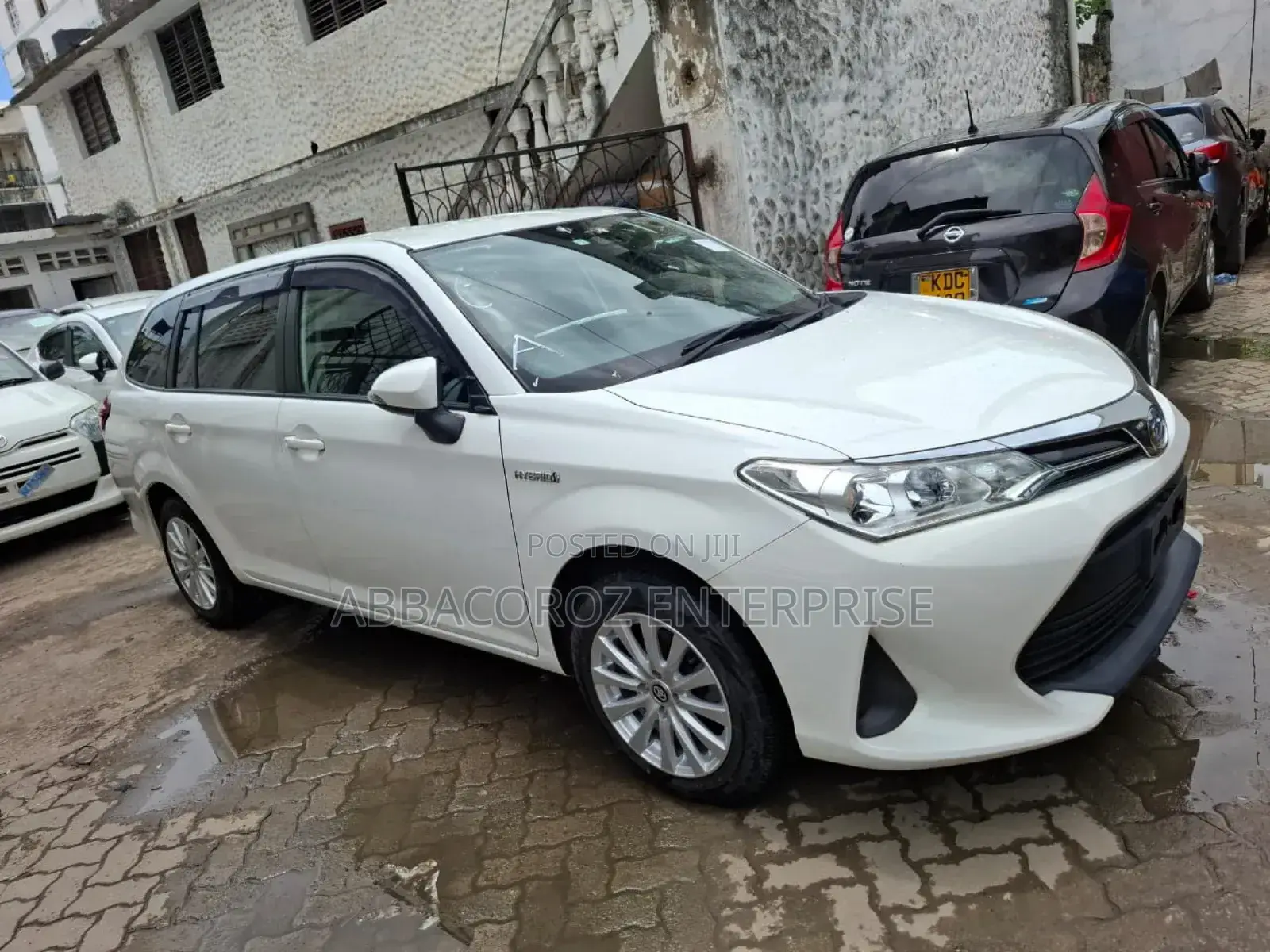 Toyota Corolla Fielder 1.5 Hybrid FWD 2018 White