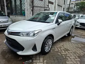 Toyota Corolla Fielder 1.5 Hybrid FWD 2018 White