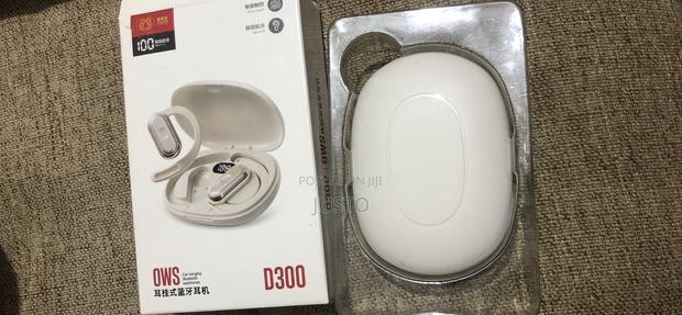 Ear Hanging Bluetooth Earphones - thumbnail 3