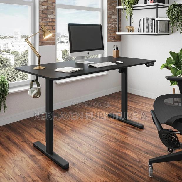 Electric Sit-Stand Desk With Memory Controller – Strong Motor