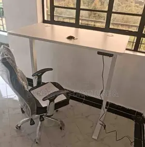 Compact Adjustable Height Desk – Small Home Office