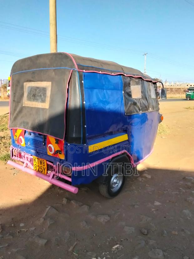 Piaggio Scooter 2020 Blue - main view