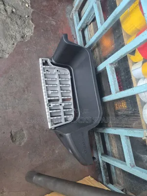 Isuzu FVR 90 Lower Step Assy