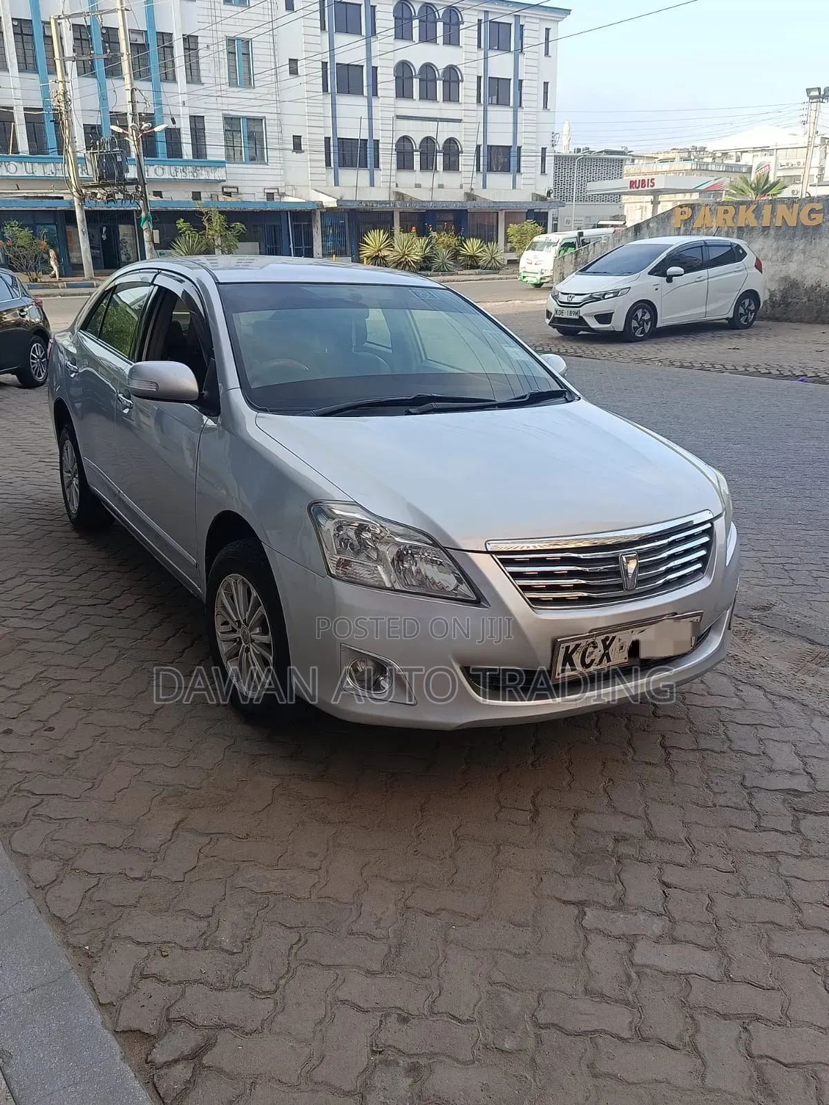 Toyota Premio 2013 Silver