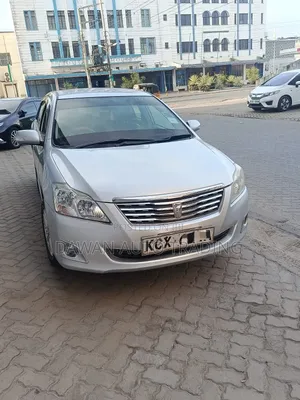 Toyota Premio 2013 Silver