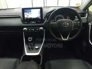 Toyota RAV4 XLE AWD 2019 White