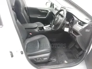 Toyota RAV4 XLE AWD 2019 White