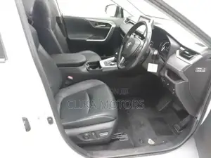 Toyota RAV4 XLE AWD 2019 White