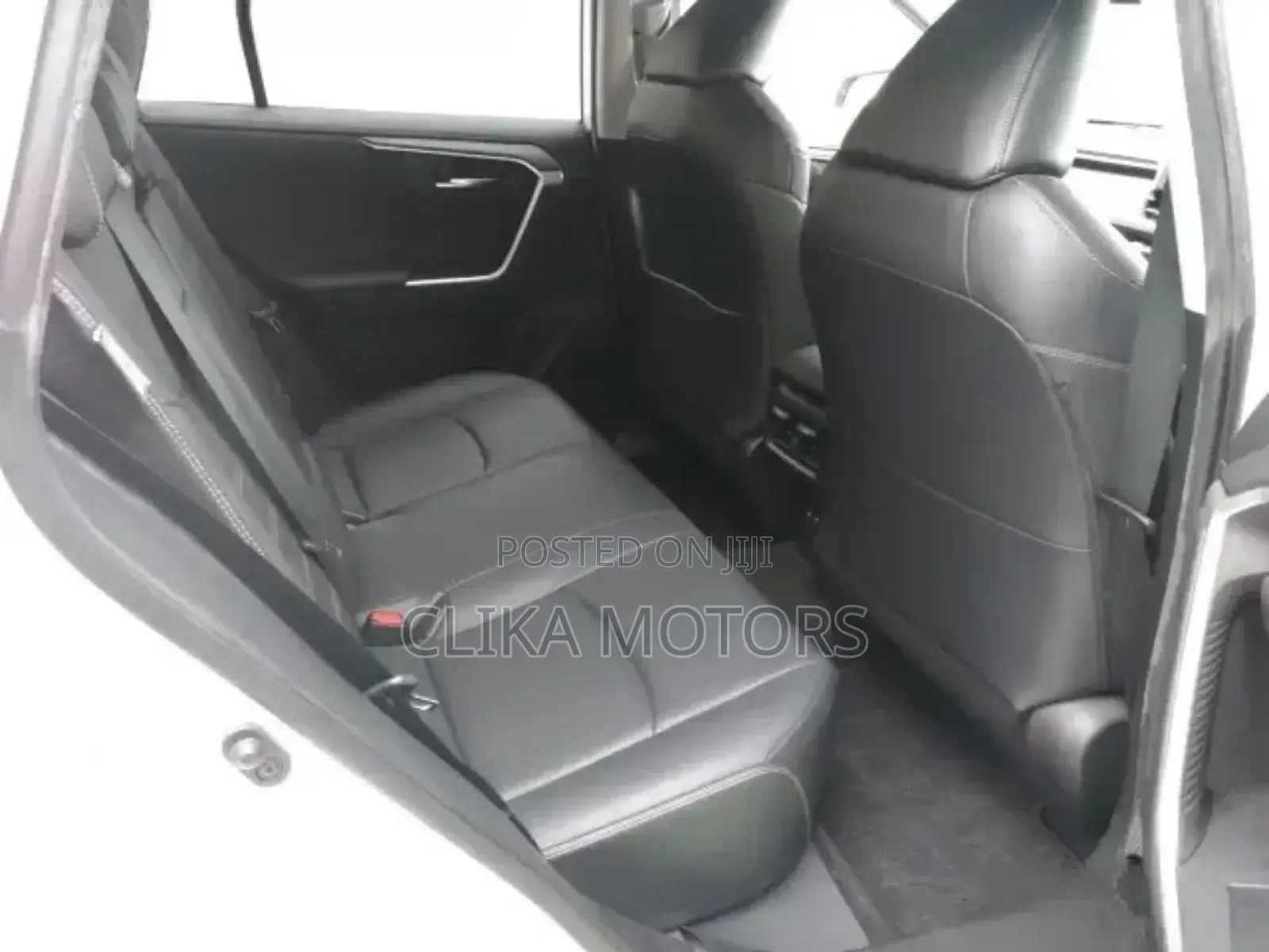 Toyota RAV4 XLE AWD 2019 White