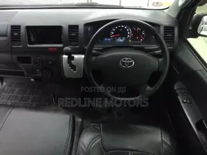 Toyota HiAce 2018 Silver