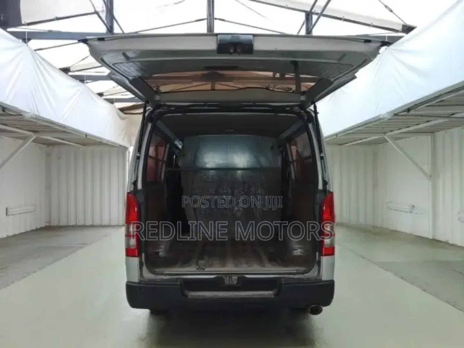Toyota HiAce 2018 Silver