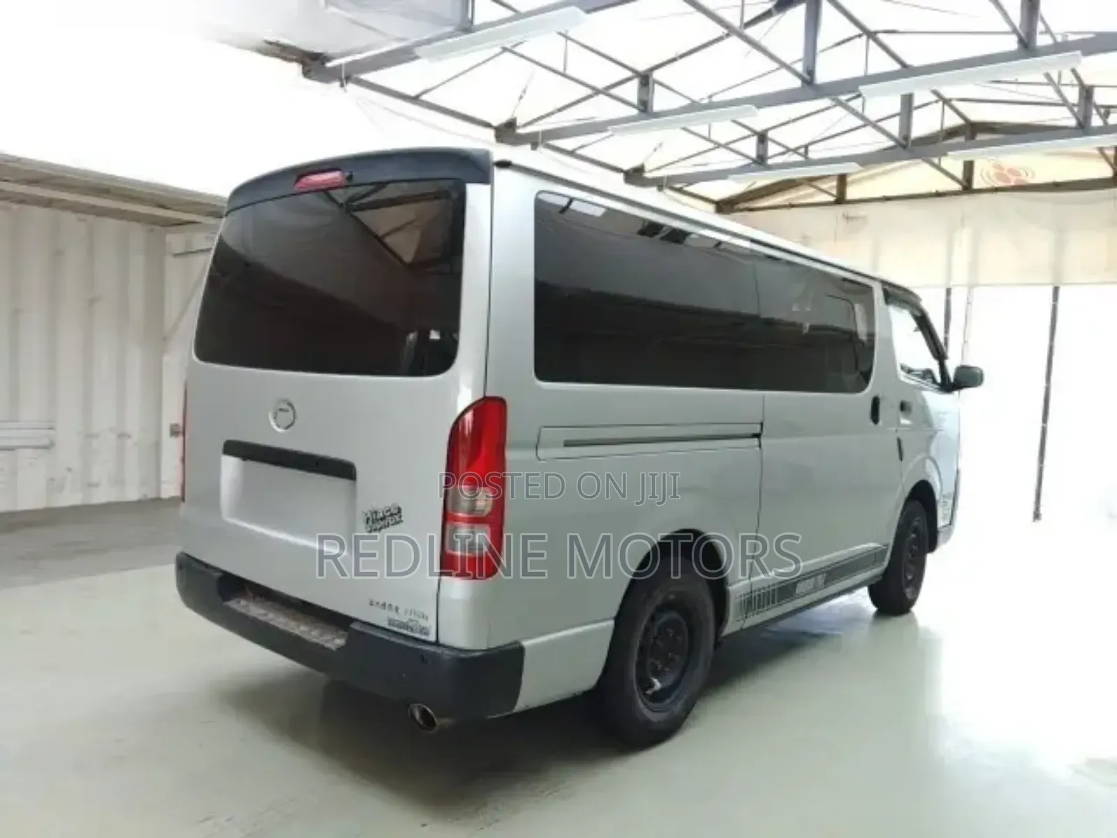 Toyota HiAce 2018 Silver