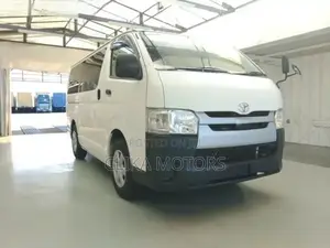 Toyota HiAce 2018 White
