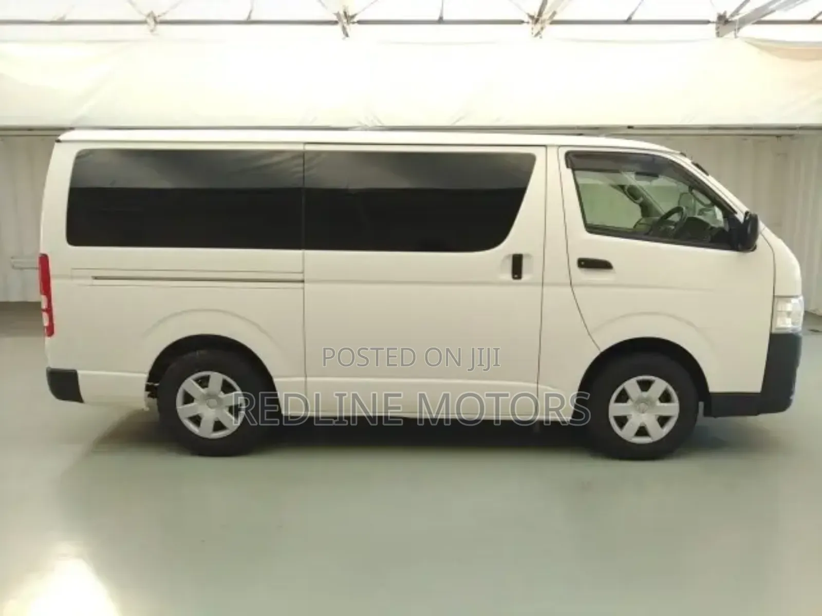Toyota HiAce 2018 White