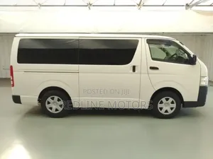 Toyota HiAce 2018 White