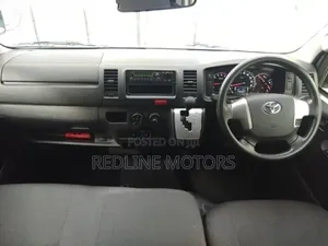 Toyota HiAce 2018 White