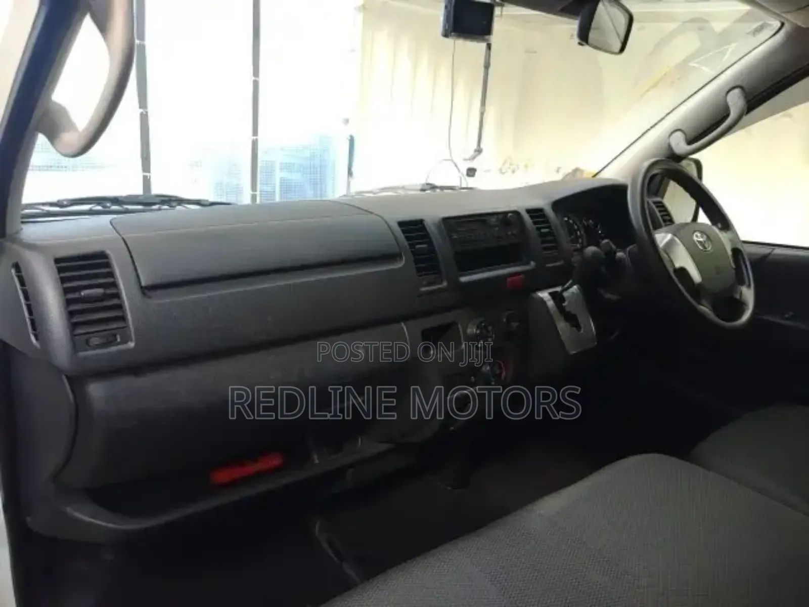 Toyota HiAce 2018 White