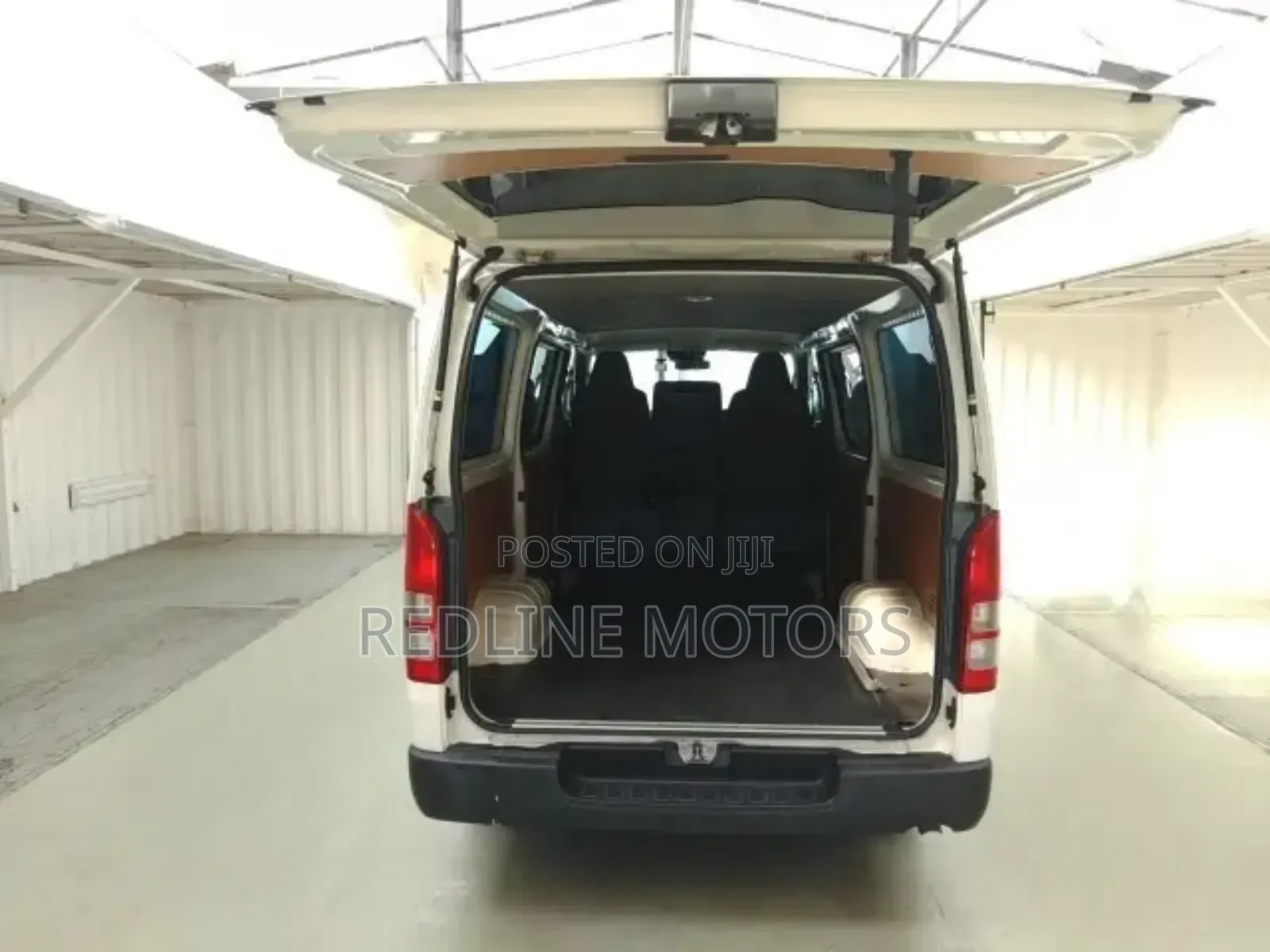 Toyota HiAce 2018 White