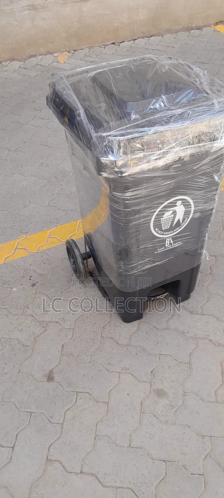 Black Normal Waste Pedal Bin