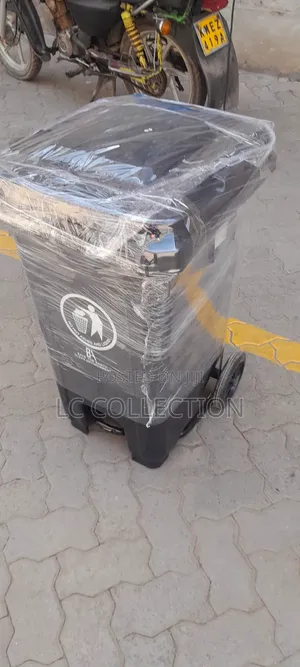 Black Normal Waste Pedal Bin