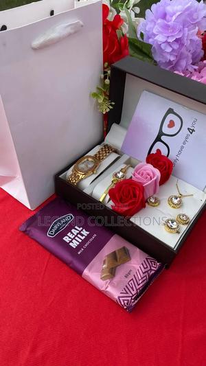 Ladies Gift Set With Chocolate and Jewelry