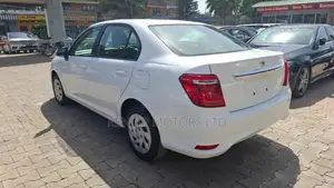 Toyota Axio 1.5 Hybrid 2WD 2018 White